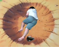 人,寝転ぶ,ショートパンツ,Tシャツ,不思議な背景